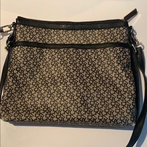 Dkny messenger bag